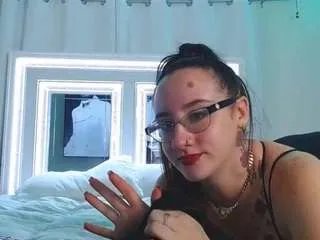 adafontaine18 on CamSoda