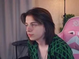 adeladobin on CamSoda