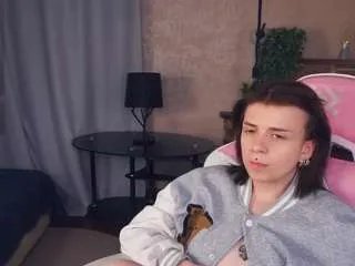 adeladobin on CamSoda