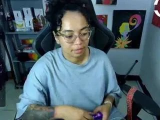 alesyahampton on CamSoda