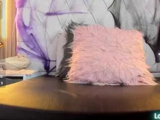 alexabravva on CamSoda