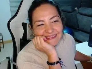 amanda-bella1 — A pleasure to play together... Welcome honey [333 tokens remaining]