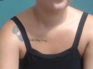 anthonelaaqueen on CamSoda