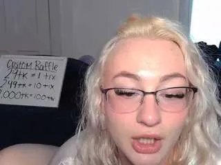 ashleyluv on CamSoda