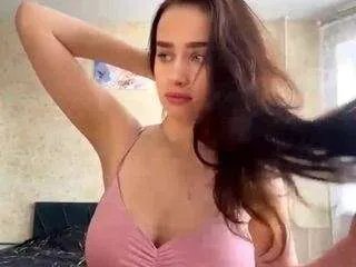 candrafreisner — I wanna show you more of my body! [25 tokens remaining]