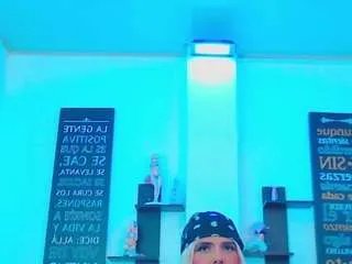 chloe-thunders on CamSoda