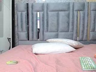 cutepetitee on CamSoda