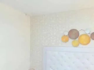 debora-scoot on CamSoda