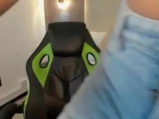 desireee-e on CamSoda