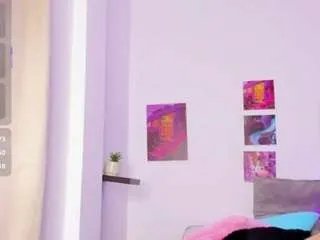 ebony-cutte on CamSoda