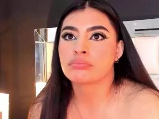 emma-kitty on CamSoda