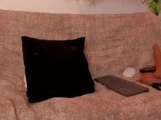 emmaduque on CamSoda