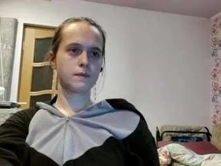 emmaogan — Flash my tits and ass for the first time [119 tokens remaining]