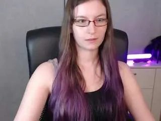 emmatease94 on CamSoda