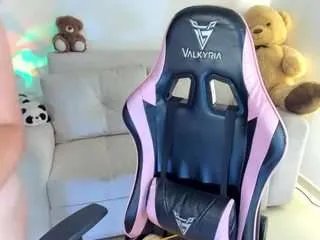 eva-lee18 on CamSoda