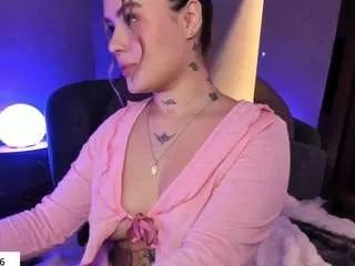 fernanda-c on CamSoda