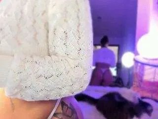 fernanda-c on CamSoda