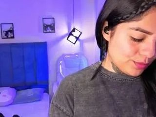 ivynaugthyqueen on CamSoda