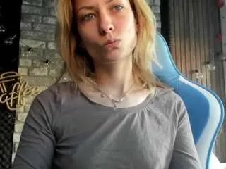 karoline1201 on CamSoda