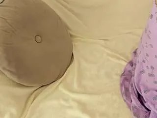 kate-sunders on CamSoda