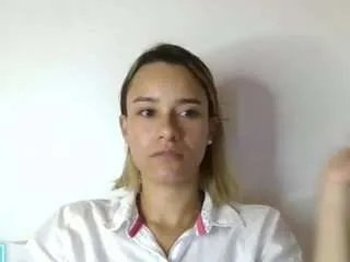 kelayabrunette on CamSoda