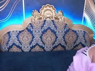 lunalicks on CamSoda