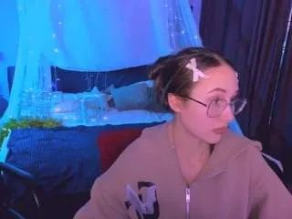 mona-cloud — show boobs [222 tokens remaining]