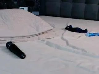 petitelil on CamSoda