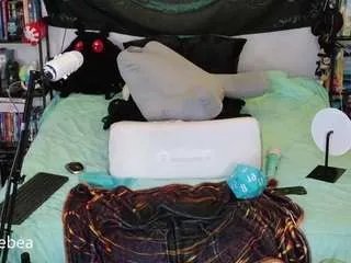 savethebea on CamSoda