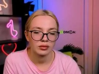 sendi-cais on CamSoda