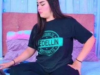 snowwhithe on CamSoda