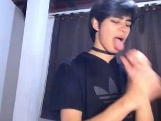 sweetass-18 on CamSoda