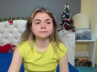 tinaredly on CamSoda