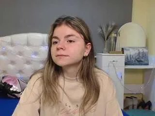 tinaredly on CamSoda