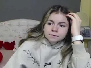 tinaredly on CamSoda