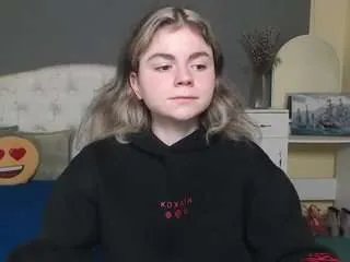 tinaredly on CamSoda