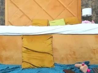 tinyblair — Undress me slowly :P [222 tokens remaining]