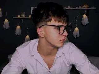 travis-wolf on CamSoda