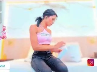 valirya-devote on CamSoda