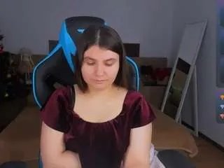 violashy on CamSoda