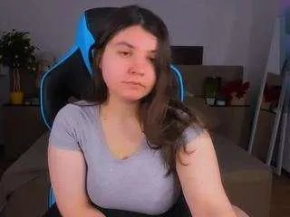 violashy on CamSoda