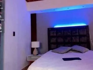 violet-anders on CamSoda