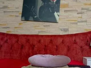 yasminesly on CamSoda