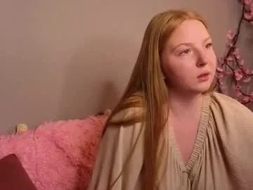 b_e_l_l_a_trix on Chaturbate