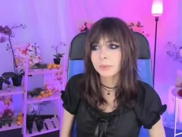 crystallbloom on Chaturbate
