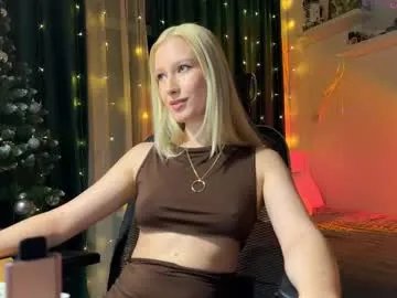lora_hellyeah on Chaturbate