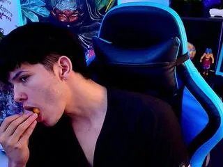 antonio_pascal on Flirt4Free