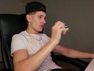 mark_karson on Flirt4Free