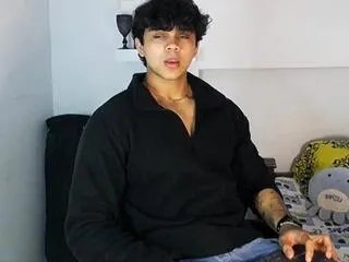 noah_prada on Flirt4Free