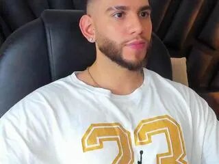 robert_croy on Flirt4Free